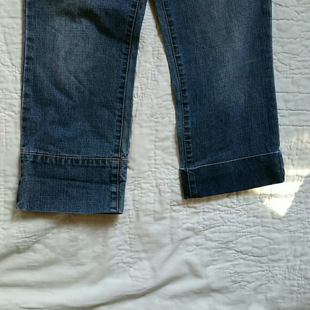 Apt. 9 Medium Wash Capri - Picture 2 of 4